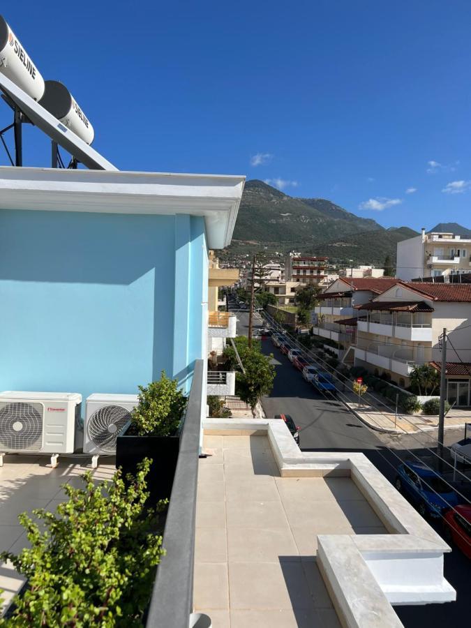 Magical Seaside Town Boutique Apts 2 Kyparissia Bagian luar foto