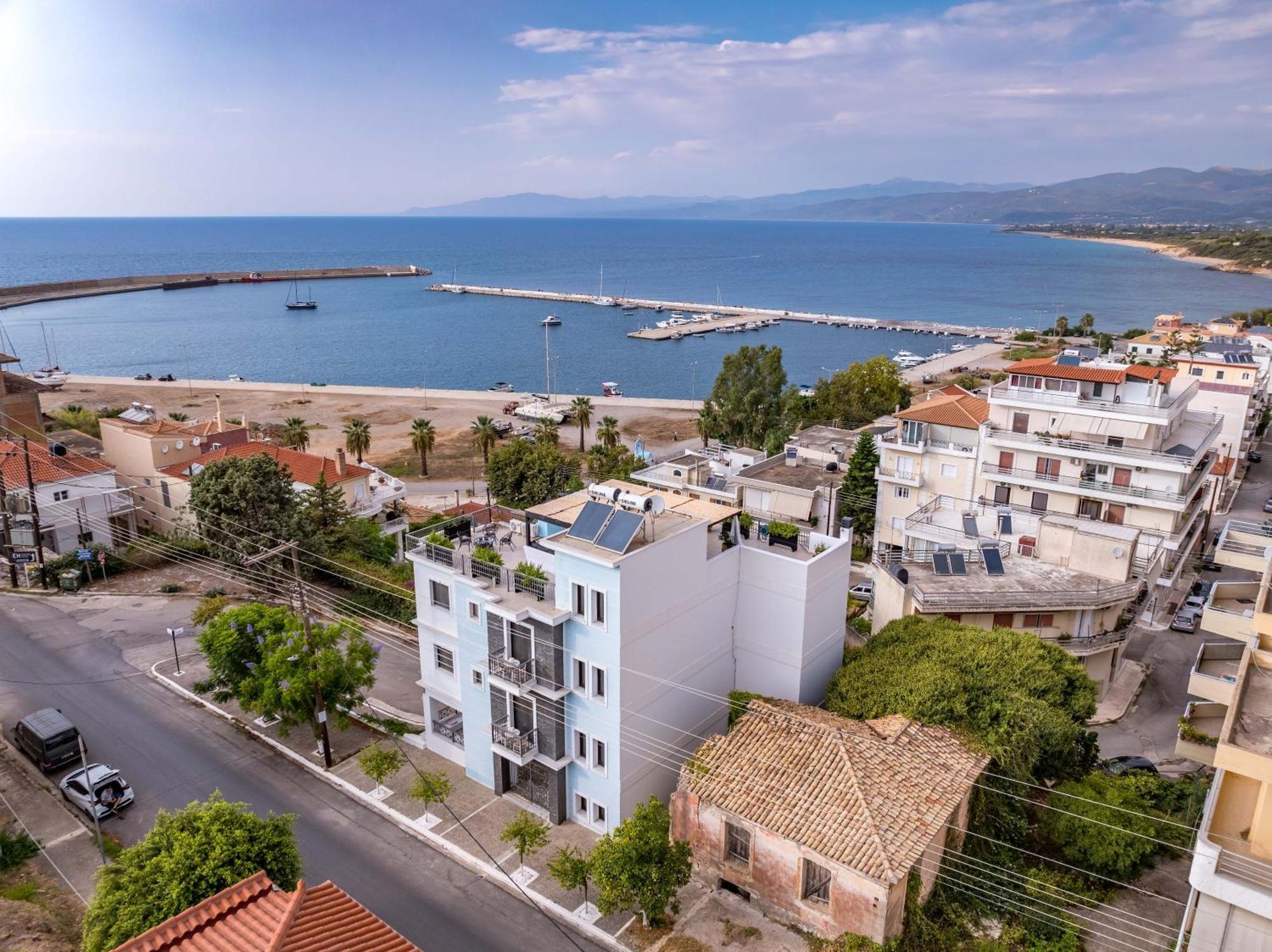 Magical Seaside Town Boutique Apts 2 Kyparissia Bagian luar foto