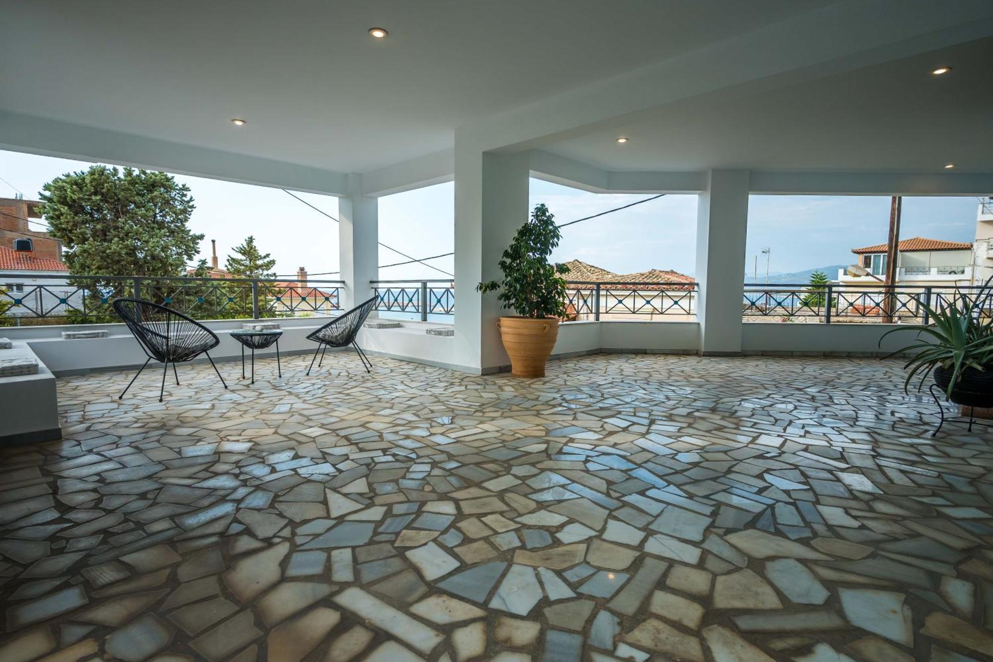 Magical Seaside Town Boutique Apts 2 Kyparissia Bagian luar foto