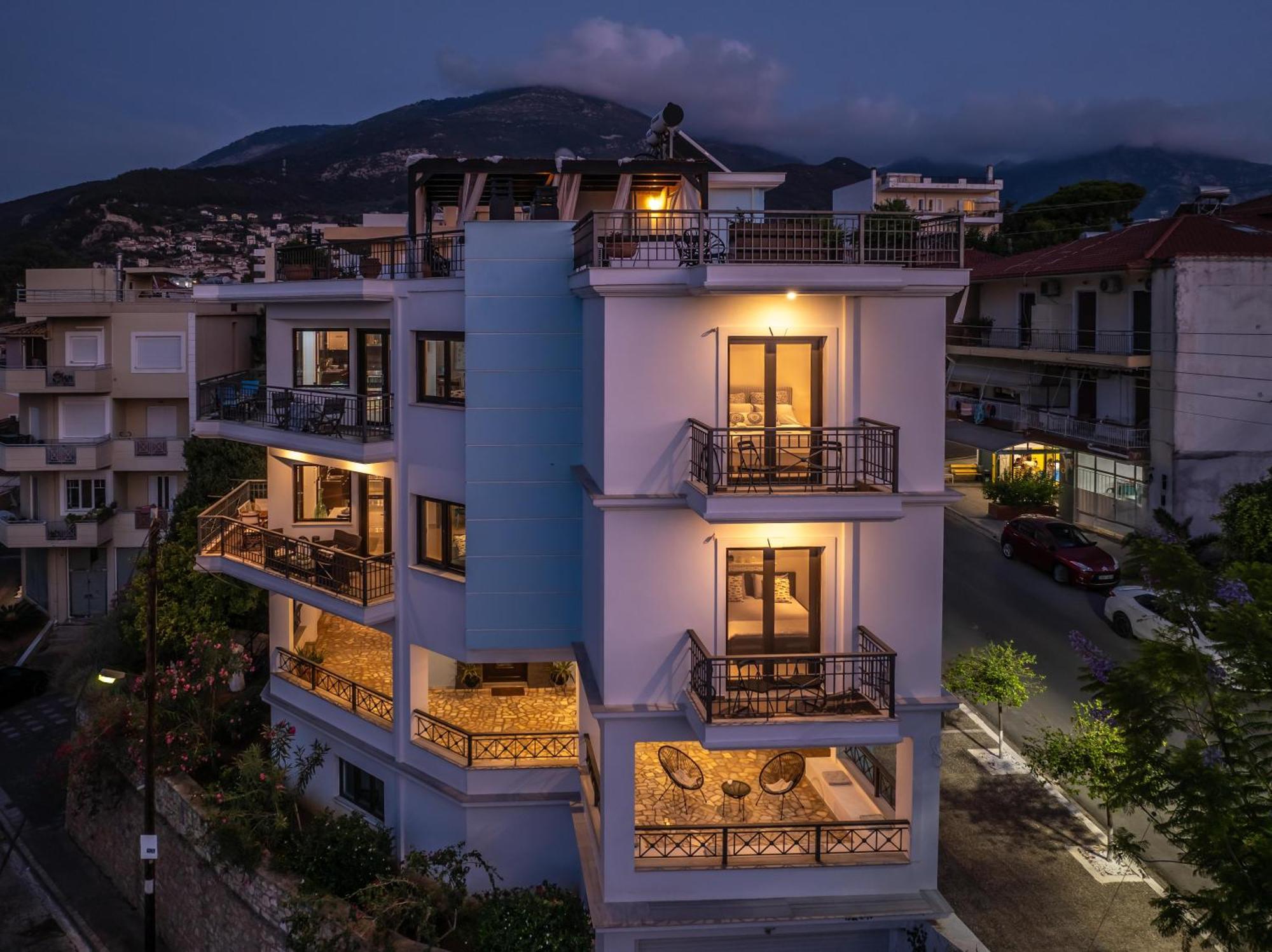 Magical Seaside Town Boutique Apts 2 Kyparissia Bagian luar foto